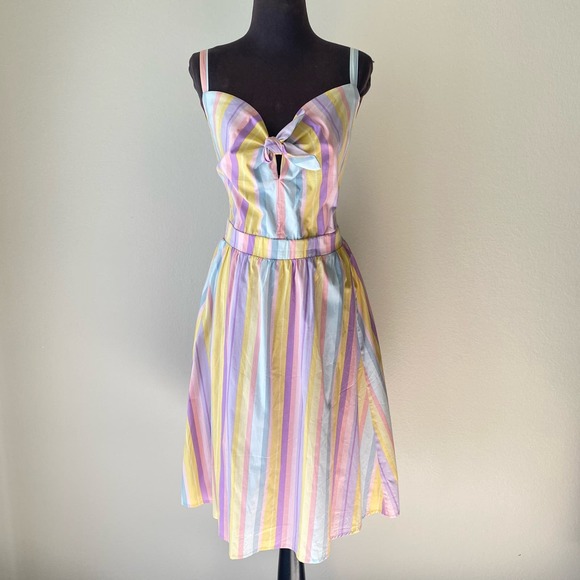 torrid Dresses & Skirts - Torrid sz 4 spaghetti strap sweetheart multi-color summer dress